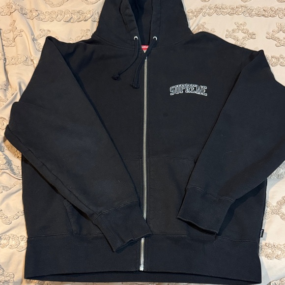 Supreme Black Zip-Up Hoodie - Picture 2 of 6